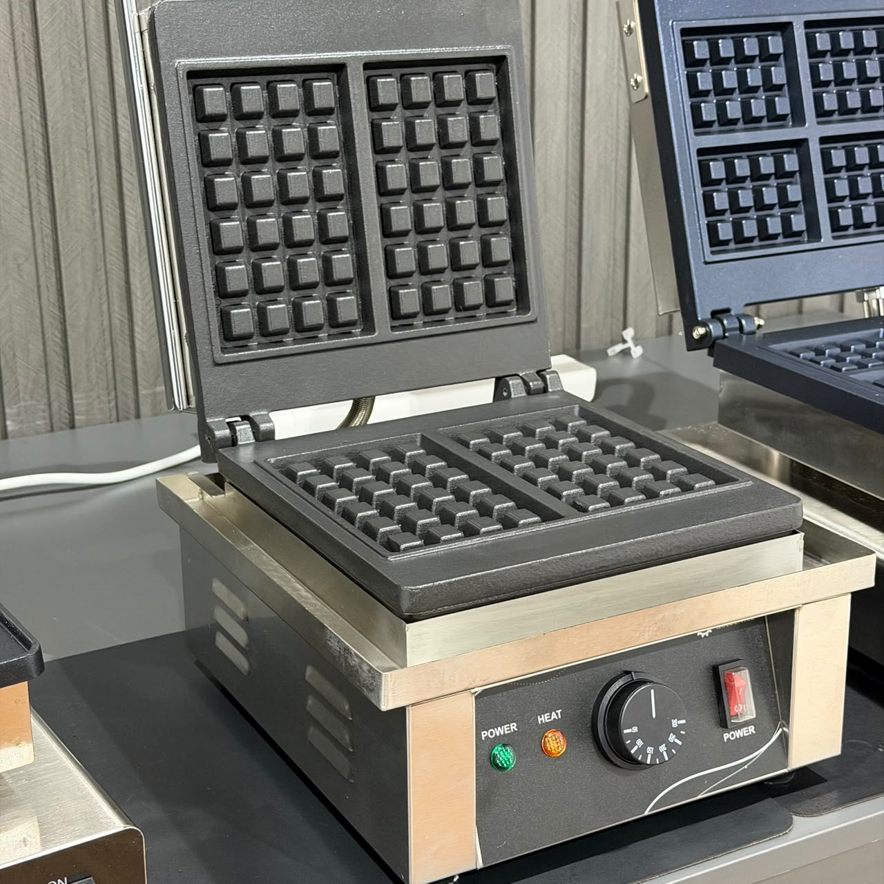 commercial-double-rectangular-waffle-maker-golden-ice.jpg