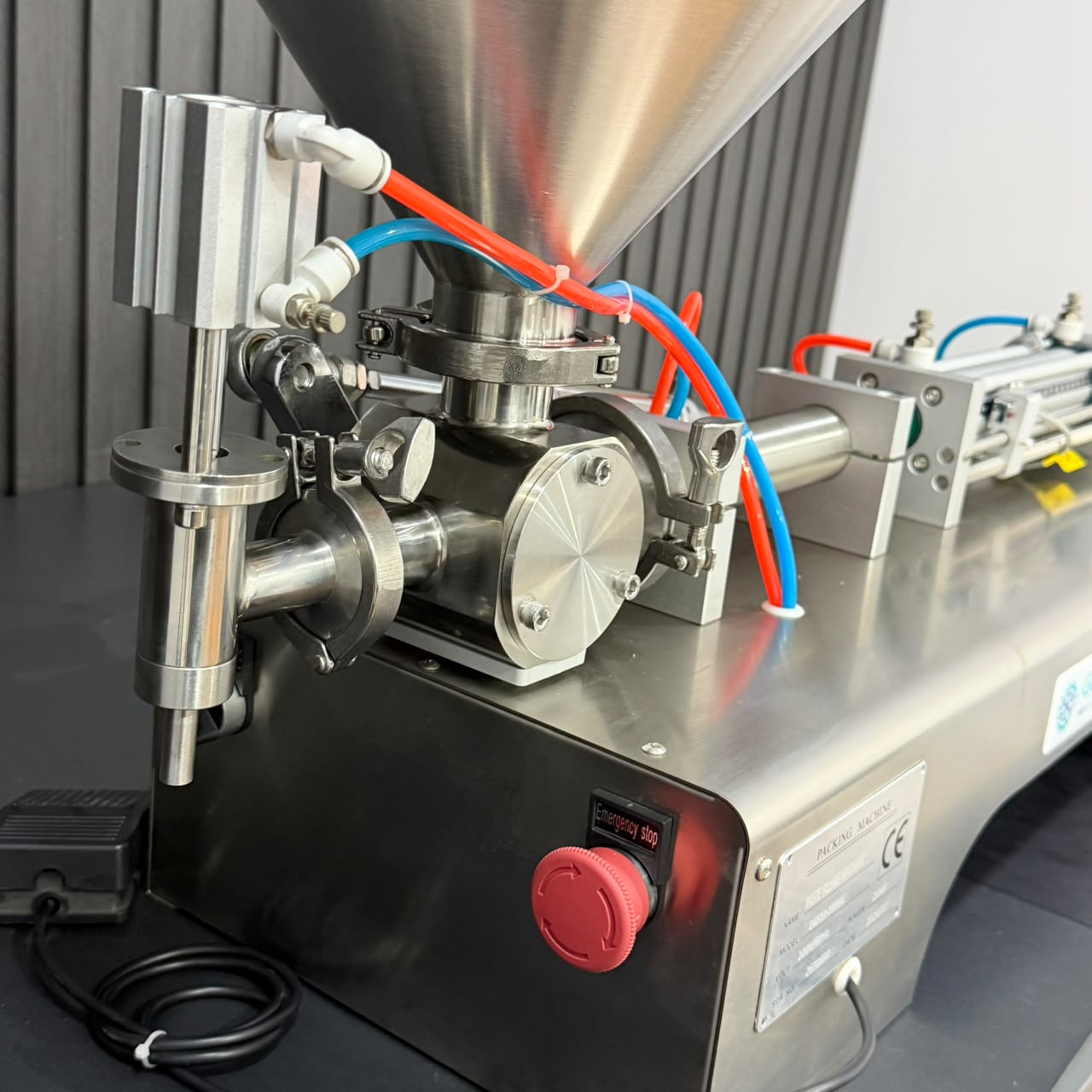 golden_ice_packing_machine_full_view_1.jpg