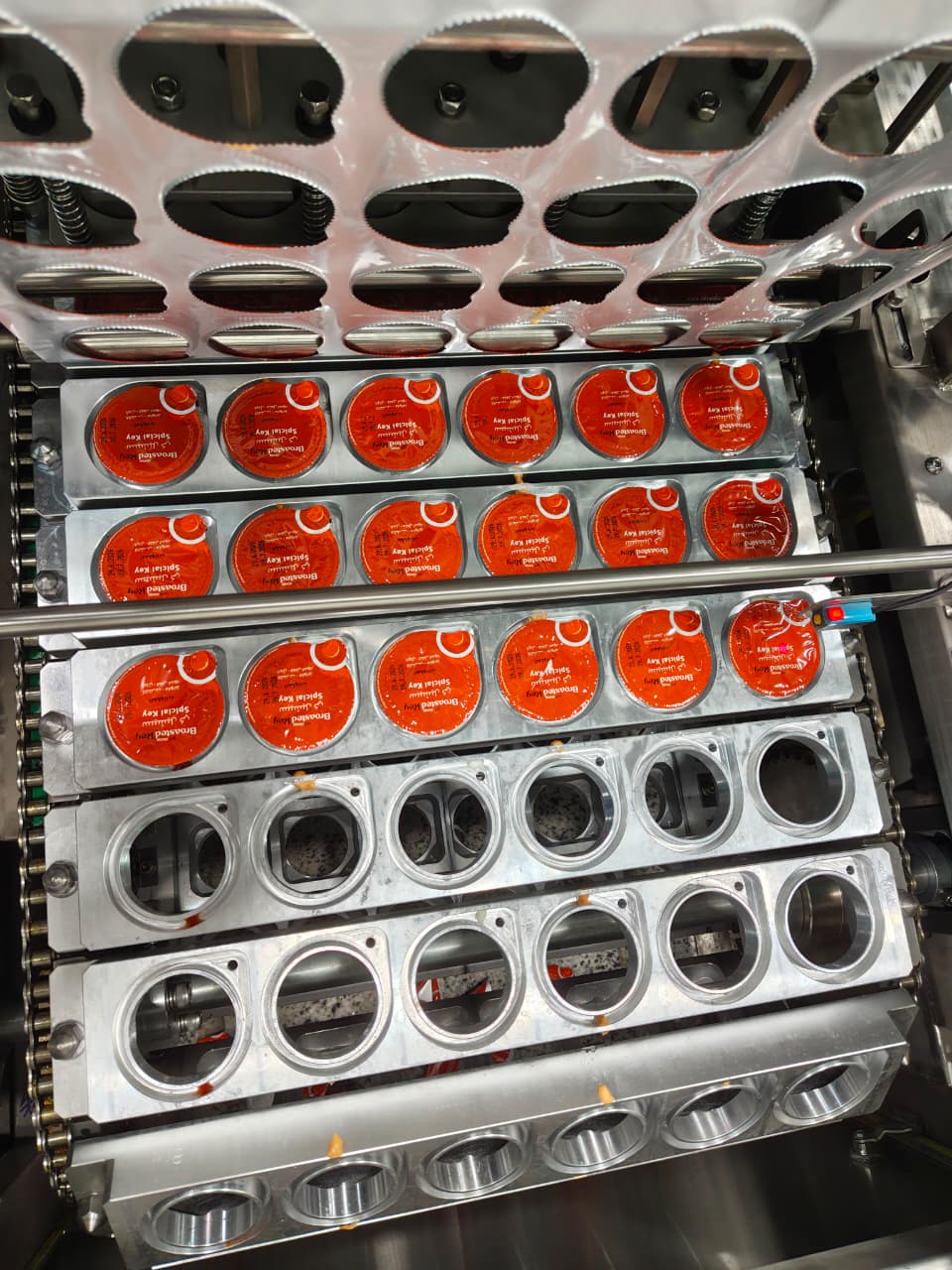 plastic-cup-sealing-machine.webp