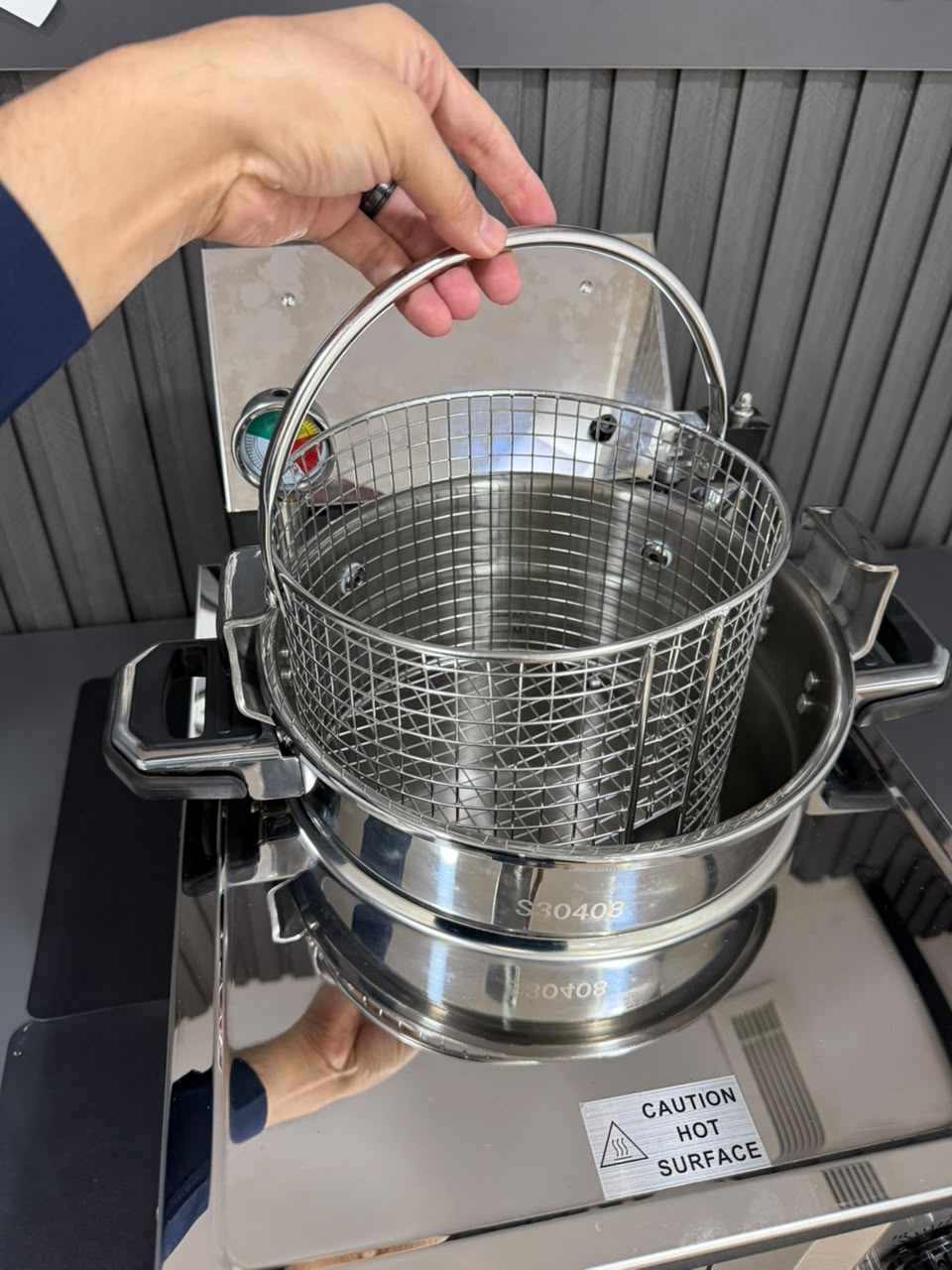 pressure-fryer-basket-lifted.jpg