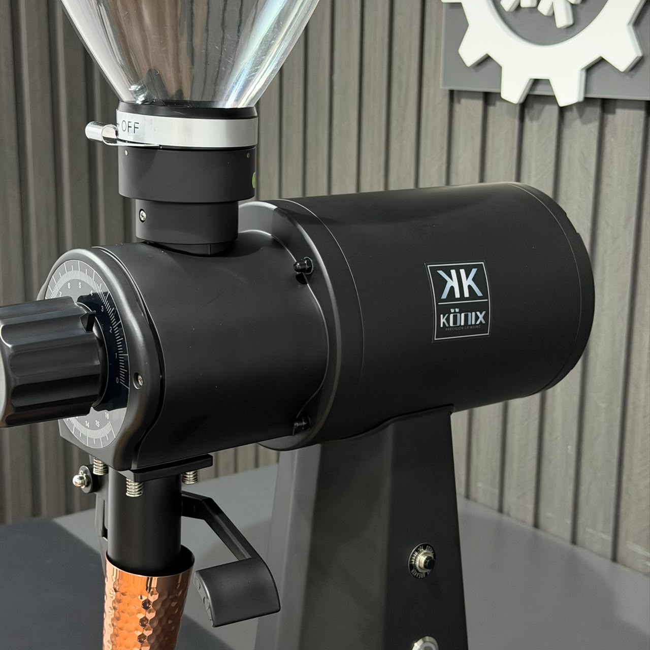 konix-commercial-coffee-grinder-side-view.jpg