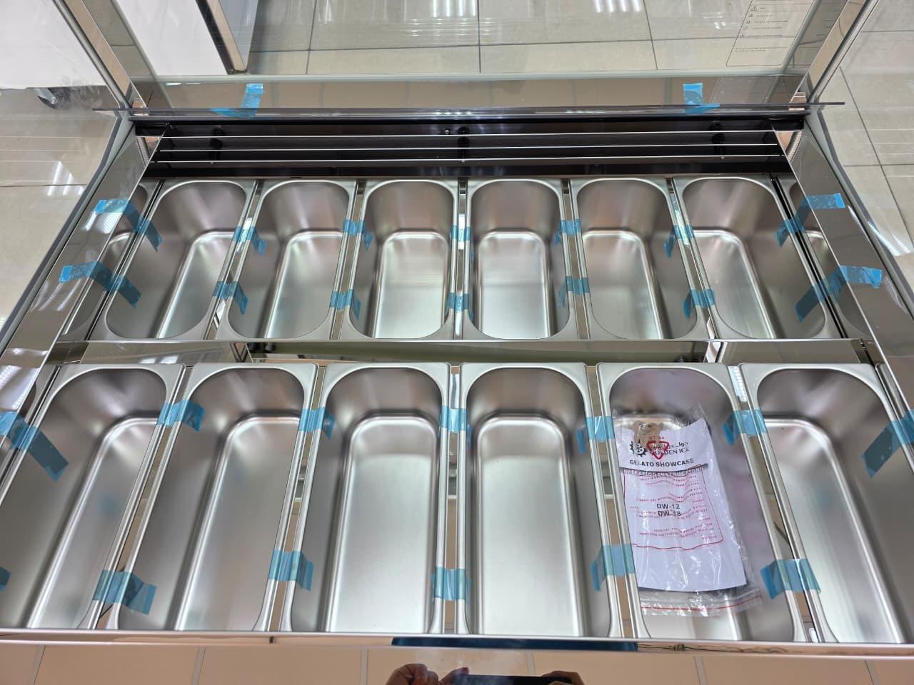 ثلاجة عرض ايس كريم 12 طبق