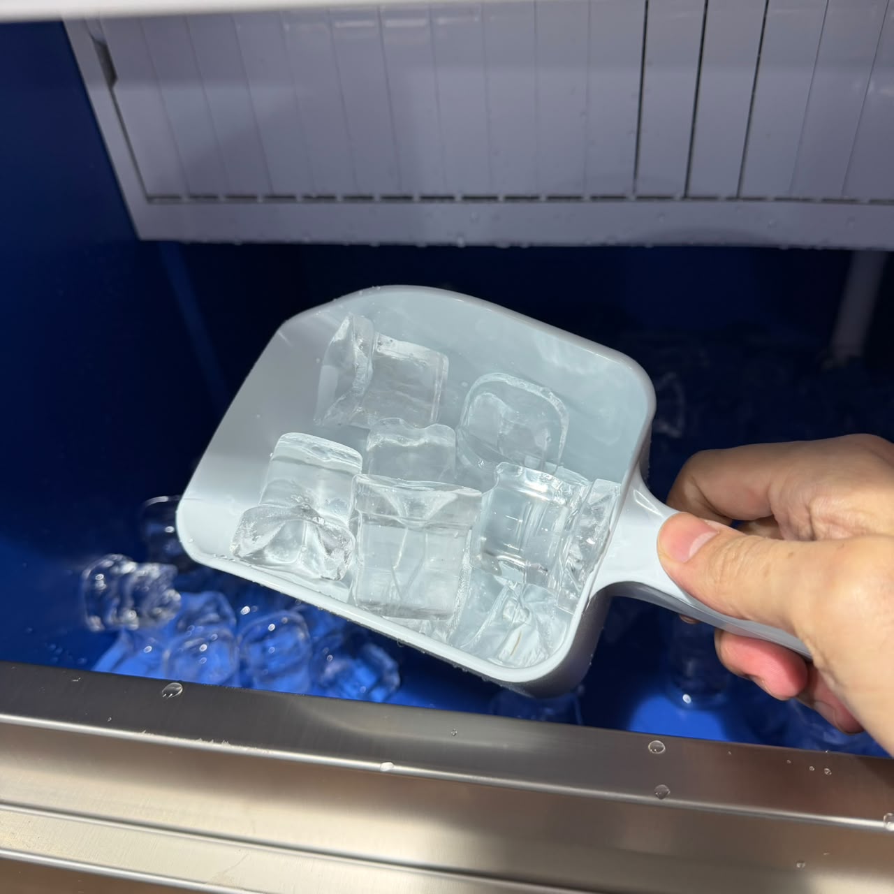 golden-ice-50kg-ice-maker-detail.jpg