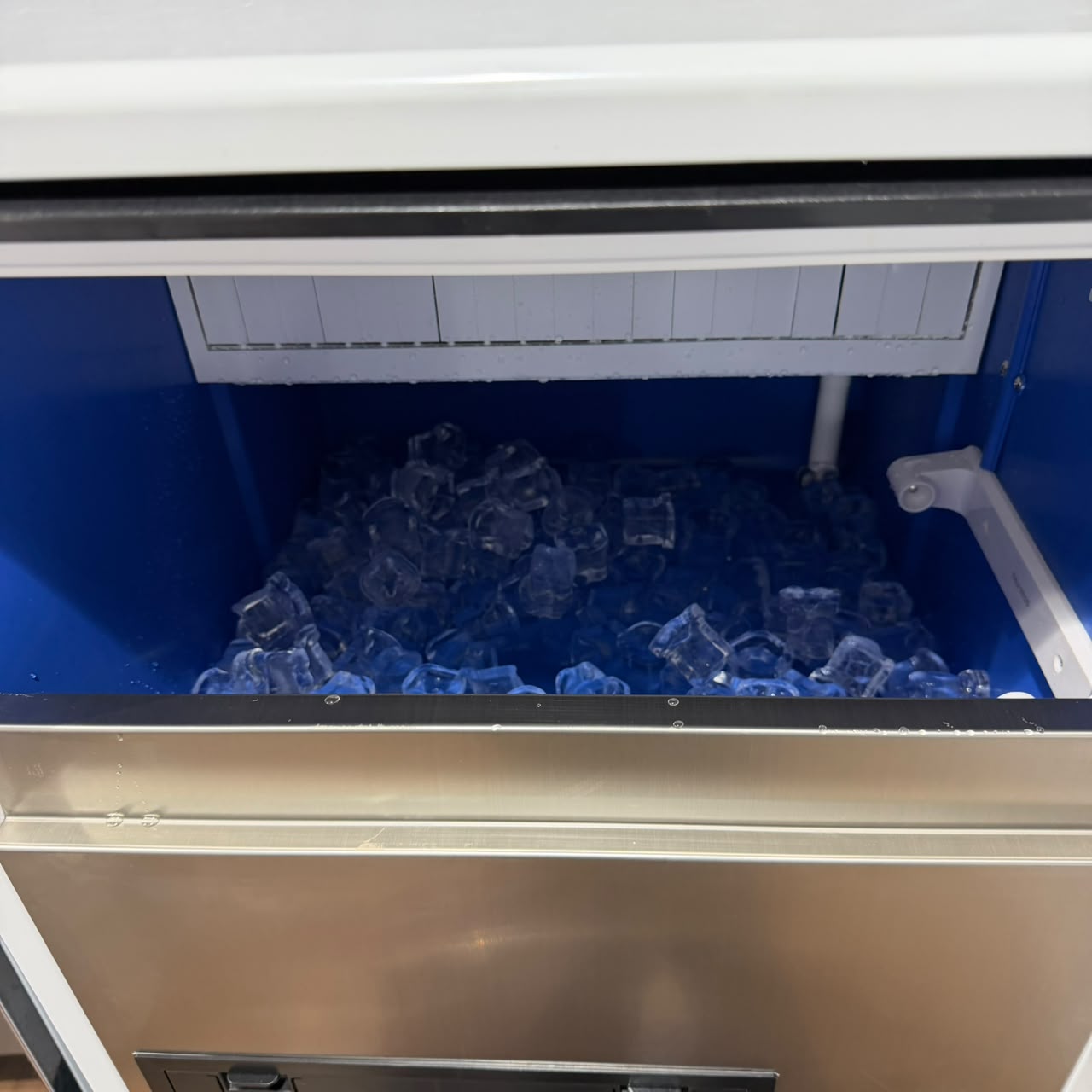 golden-ice-50kg-restaurant-ice-machine.jpg