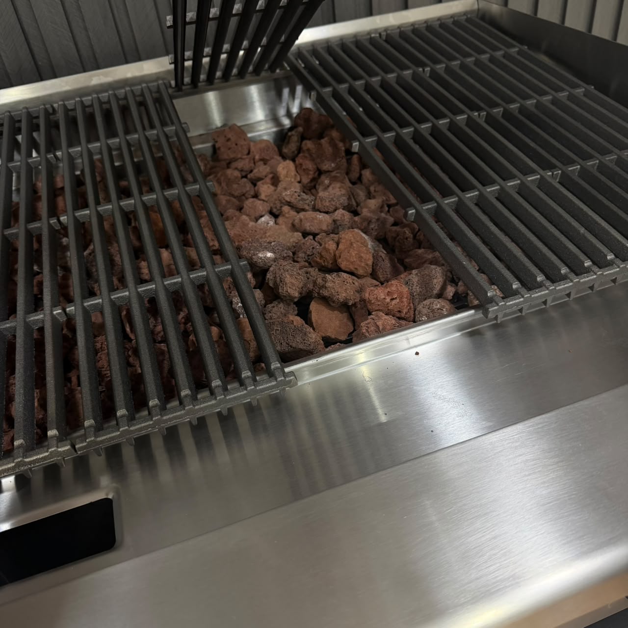 Golden-Ice-Grill-Lava-Rocks-Closeup.jpg