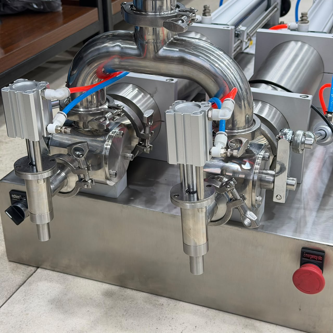 Golden_Ice_Pneumatic_Cylinders_Rear_View.jpg