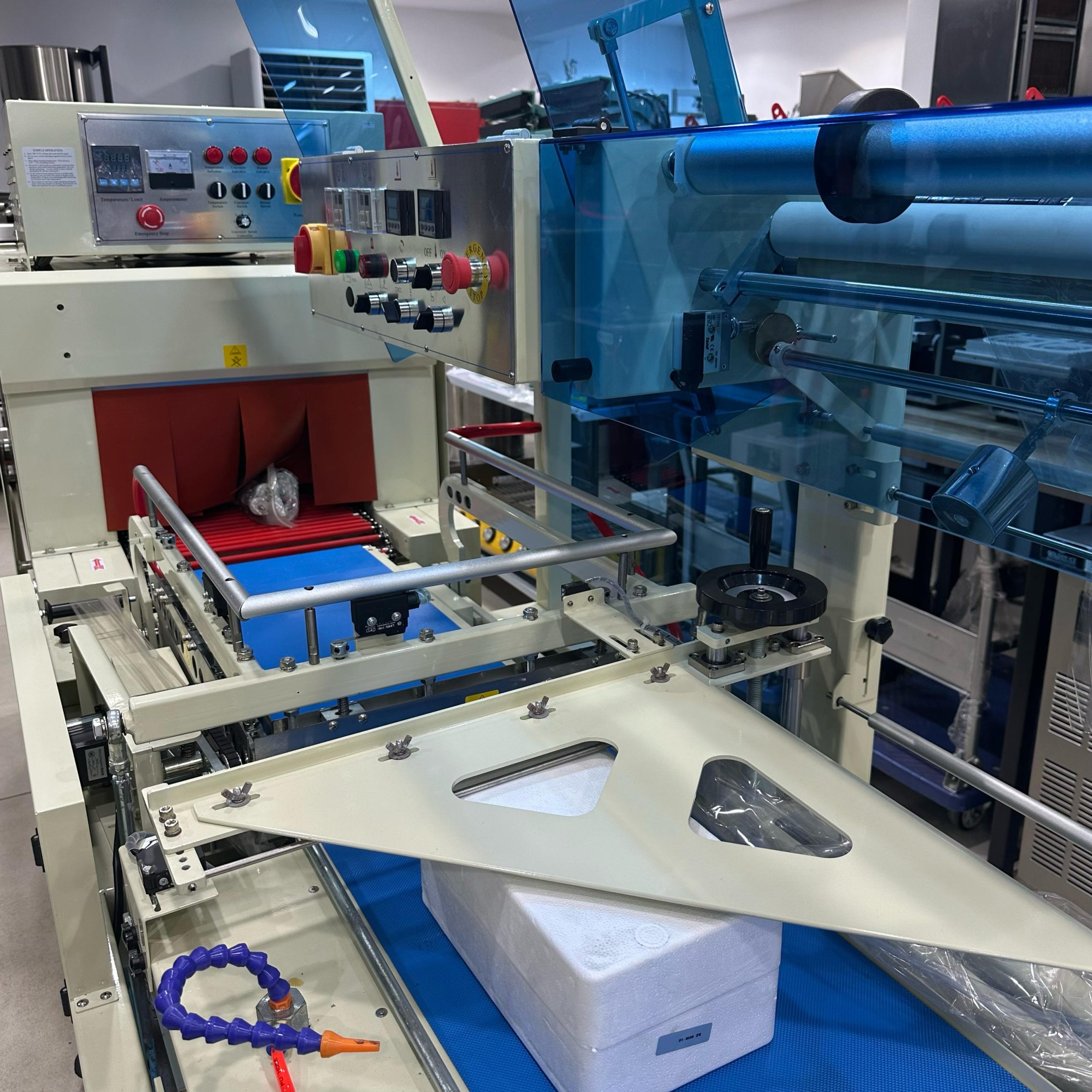 automatic-l-bar-sealer-shrink-machine.jpg