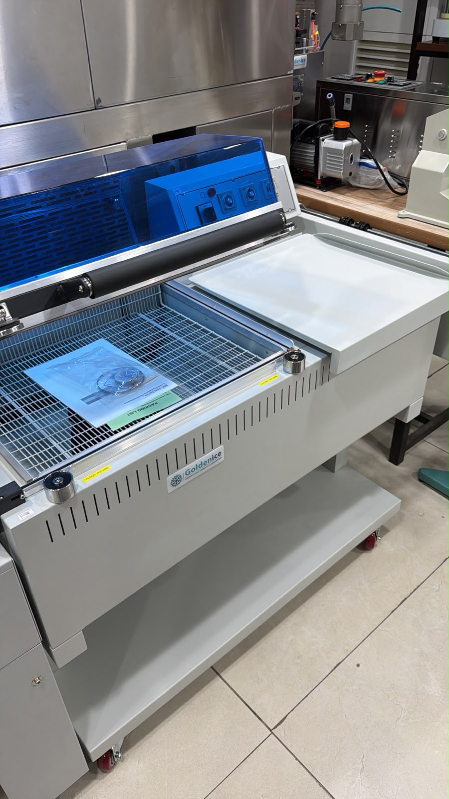 goldenice-chamber-shrink-wrapping-machine.jpg